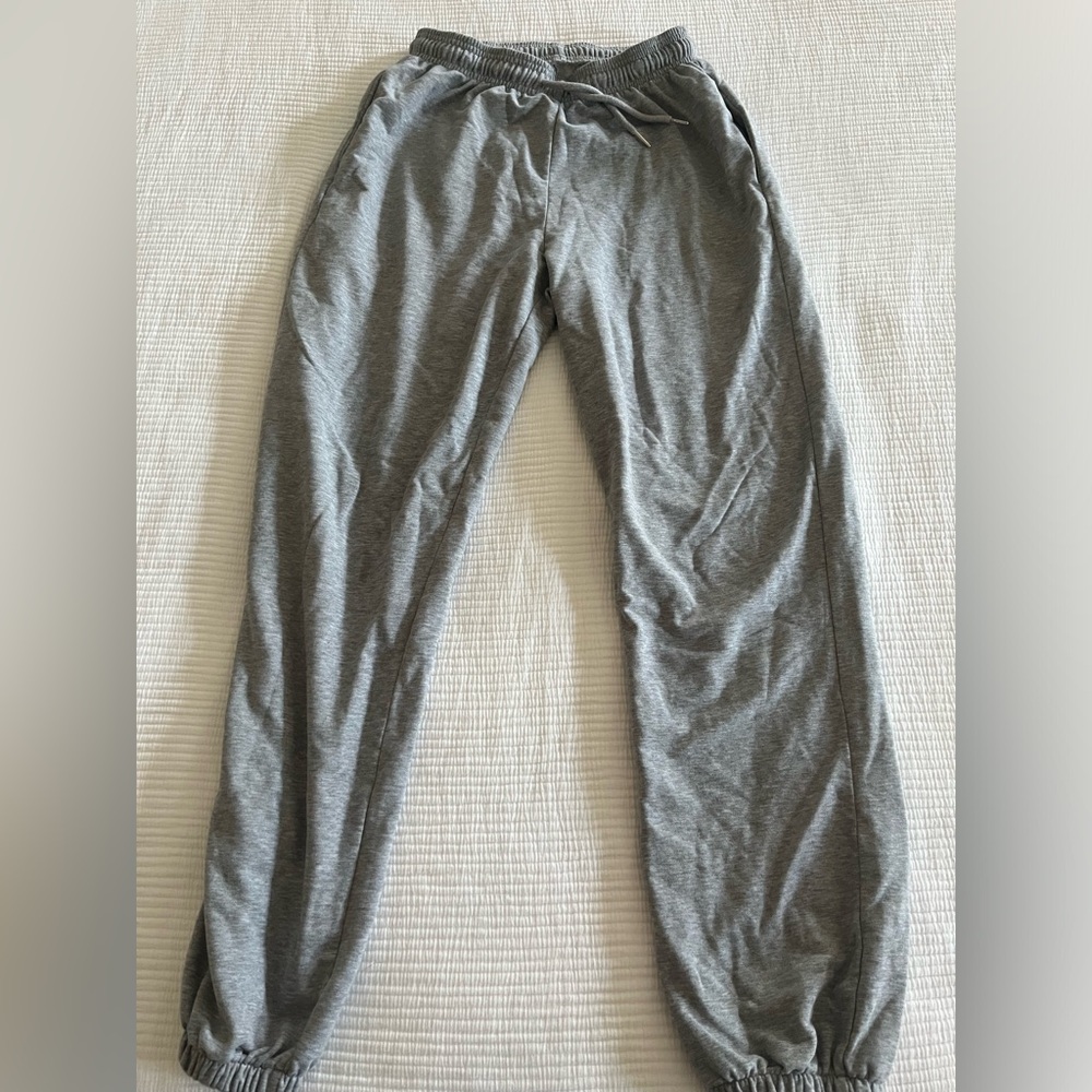 Assorted brand sweat pants! Size M, super soft! Never worn